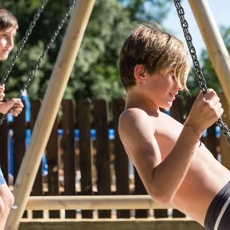 Domaine Des Mathevies 4*